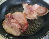 Foto del paso 2 de la receta: Lomo ahumado de cerdo con cebolla flameada en Crow Royal
