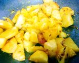 A picture of step 4 of Jeera saunf flavour potatoes.