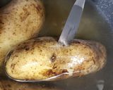 Foto del paso 1 de la receta: 🥔🧀Papas rellenas con carne y vegetales, gratinadas con queso 🧀🥔