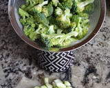 Foto del paso 1 de la receta: Pasta integral con brócoli y salmón