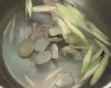 รูปขั้นตอนการทำที่ 2 ของ ต้มยำปีกไก่