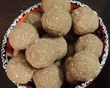 A picture of step 3 of Groundnut laddu.