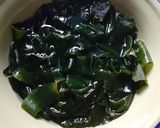 Foto langkah ke 1 dari resep Miyeok Guk (sup rumput laut).