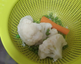 Foto del paso 1 de la receta: Ensaladilla de merluza, coliflor y atún
