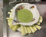 Une image de l'étape 10 de Bâtonnets de concombre sauce coriandre skyr moutarde et citron.