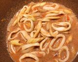 รูปขั้นตอนการทำที่ 2 ของ หมึกผัดไข่เค็ม