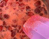 Foto langkah ke 3 dari resep Strawberry Panacota 🍓.