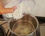 Foto del paso 3 de la receta: Papas rellenas de queso y acelga
