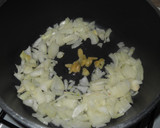 Foto del paso 7 de la receta: Fideos al horno con salsa de salchicha criolla