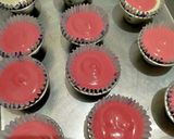 Foto langkah ke 2 dari resep Bolu Kukus Mekar Semangka.