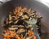 Foto langkah ke 3 dari resep Ayam kukus jamur.