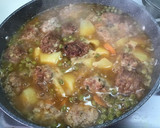 Foto del paso 3 de la receta: Pelotas con menestra de verdura al vino blanco