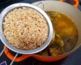 Foto del paso 3 de la receta Arroz integral caldoso con conejo, alcachofas y hierbas