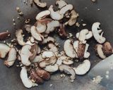 Foto langkah ke 2 dari resep Baby Bokcoy Saus Jamur Shitake.