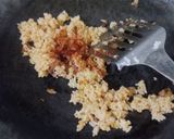Foto langkah ke 2 dari resep Nasi Goreng Merah Putih.