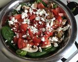 Une image de l'étape 6 de Salade d épinards aux tomates et champignons sauce citron confit et miel.