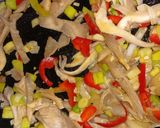 Foto del paso 4 de la receta: Salteado de arroz y hongos gírgolas