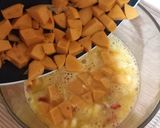 Foto langkah ke 2 dari resep Omelet Sosis.