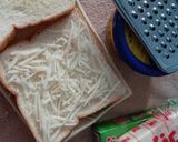 Foto langkah ke 2 dari resep Roti Sandwich Pisang-Keju-Coklat Kilat.