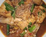 Foto langkah ke 12 dari resep Semur Tahu Ayam Pedas.