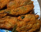 A picture of step 4 of Crispy palak ke pakoray.