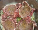 Foto del paso 4 de la receta: Chuletas de cerdo (en la olla exprés) con patatas