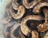 A picture of step 5 of Balsamic vinegar chicken necks -cook every part.