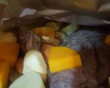 Foto del paso 4 de la receta: Bondiola de cerdo a la cerveza con verduras
