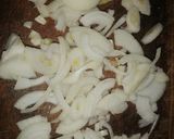 Foto del paso 1 de la receta: Tortilla de Cebolla y zapallito