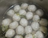 Foto langkah ke 2 dari resep 68/25. Baso Ikan Kuah.