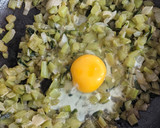 Foto del paso 3 de la receta: Revuelto de pencas de acelga