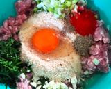 Húsgombóc, petrezselyemzölddel és újhagymával recept fázis 2 fotója