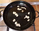 Foto del paso 3 de la receta: Calamares salteados con gambas 🍤🍤