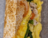 Foto del paso 5 de la receta: Wrap/tortita con espinacas, tomate y pollo