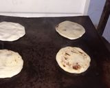 Foto del paso 2 de la receta: Pupusas de frijol con queso🇸🇻