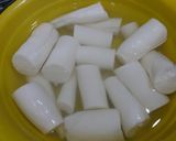 Hình bước làm 1 của món Khoai mì hấp lá dứa cốt dừa