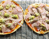 Foto del paso 1 de la receta: Pizza de pita pa´ unas prisas