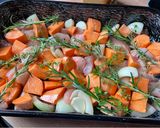 Édesburgonya krémleves,rozmaringos-kakukkfüves csirkemellel sütve recept fázis 1 fotója