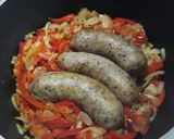 Foto del paso 3 de la receta: Chorizos en salsa que huelen a hogar