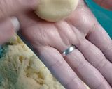 Foto del paso 2 de la receta: Galletitas de maizena