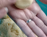 Foto del paso 2 de la receta: Galletitas de maizena