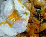 รูปขั้นตอนการทำที่ 5 ของ ผัดเผ็ดกะเพราลูกชิ้นไก่