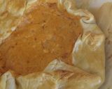 A picture of step 3 of Ricotta, sun-dried tomato and prawn pie.