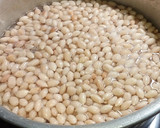 Foto langkah ke 3 dari resep Kacang Bawang Renyah Tidak Keras.