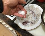Foto del paso 1 de la receta Calamares fritos a la andaluza