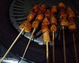 Foto langkah ke 4 dari resep Sate sosis bakso simpel.