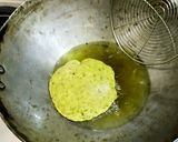 साबुत ग्रीन मूंग दाल खस्ता पूरी(Sabut green moongdaal ki khasta poori recipe in Hindi) रेसिपी चरण 7 फोटो