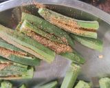 भरवां भिंडी (bharwa bhindi recipe in Hindi) रेसिपी चरण 1 फोटो