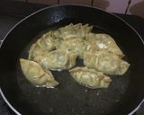 Foto langkah ke 4 dari resep Simple Gyoza ala fe.