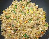 Foto langkah ke 5 dari resep Nasi Goreng Hongkong.